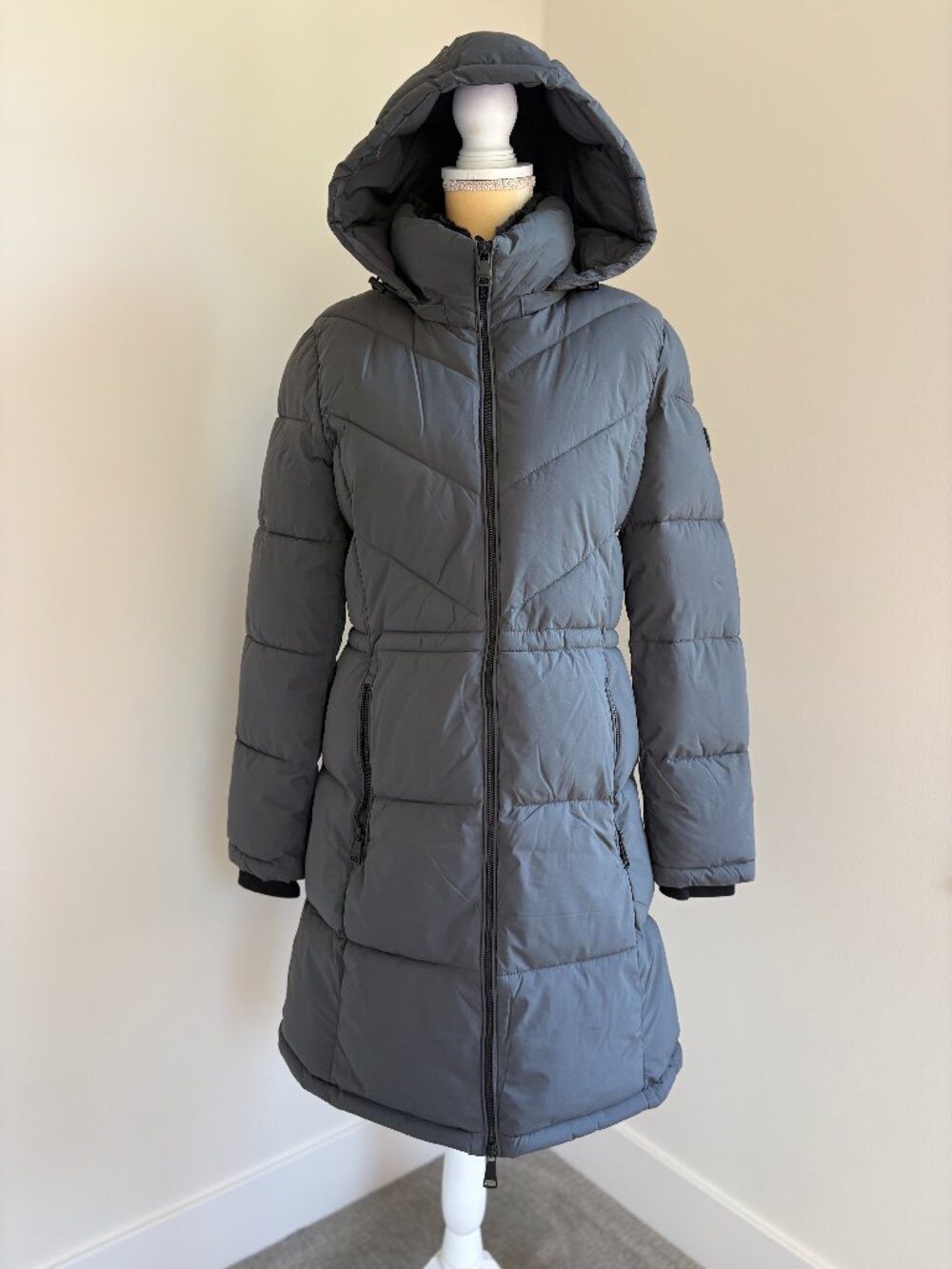 DKNY Women's Size Medium Long Puffer Jacket Coat Gray Excellent Condition